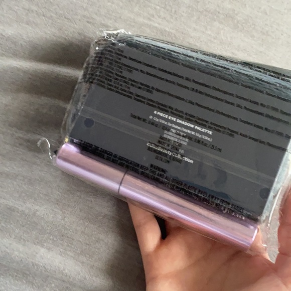 Ulta Beauty 10 Piece Gift Set - Picture 5 of 7